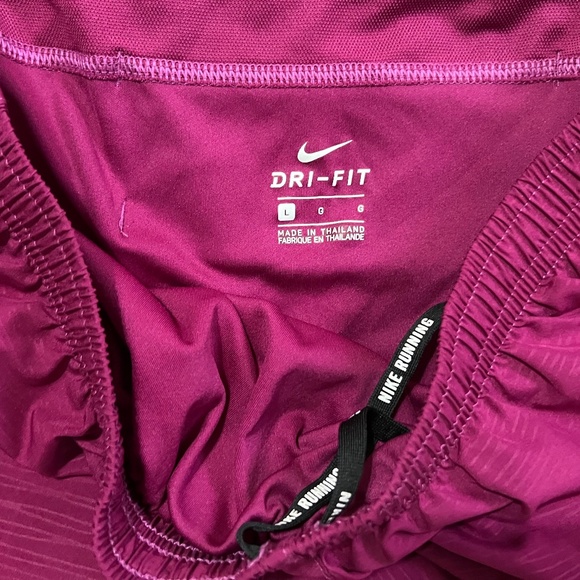 Womens Nike DriFit Running Shorts - Picture 3 of 4